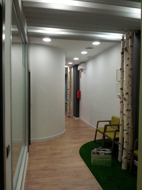 Espera-pasillo-ClinicaCalzada-JFinteriorismo-Logroño-Decoradoes